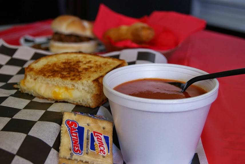 Station House Grille | restaurant | 157 Tuckerton Rd, Reading, PA 19605, USA | 4846712910 OR +1 484-671-2910