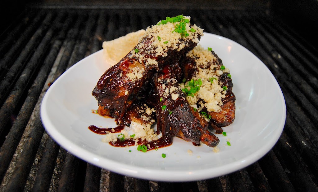 Oak Barrel Public House | restaurant | 1033 N Old World 3rd St, Milwaukee, WI 53203, USA | 4148978320 OR +1 414-897-8320