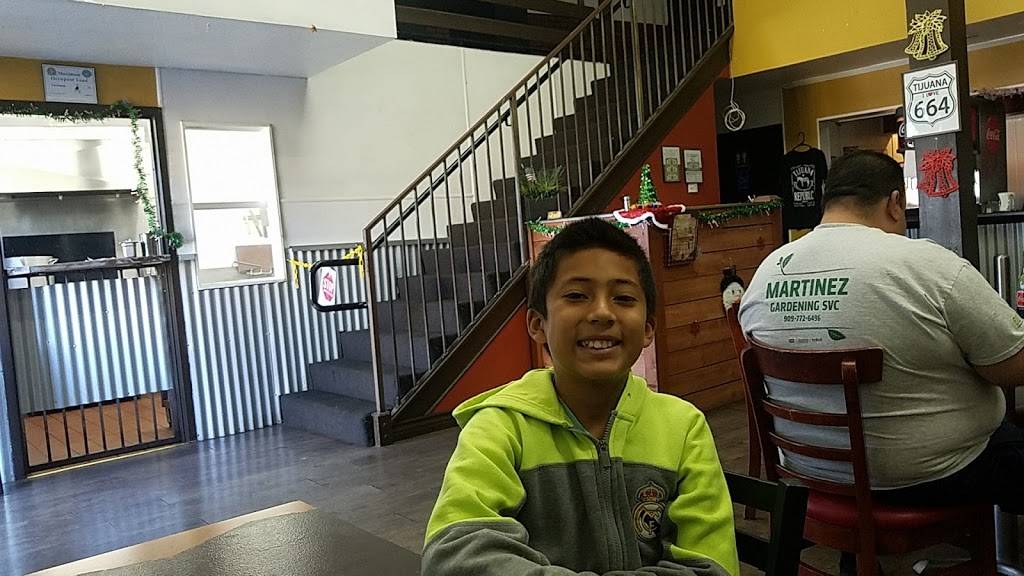 Tijuanaso | restaurant | 475 S La Cadena Dr, Colton, CA 92324, USA | 9092135155 OR +1 909-213-5155
