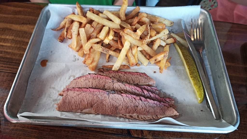 Old Town Smokehouse | restaurant | 2 E Main St, Wentzville, MO 63385, USA | 6368560193 OR +1 636-856-0193