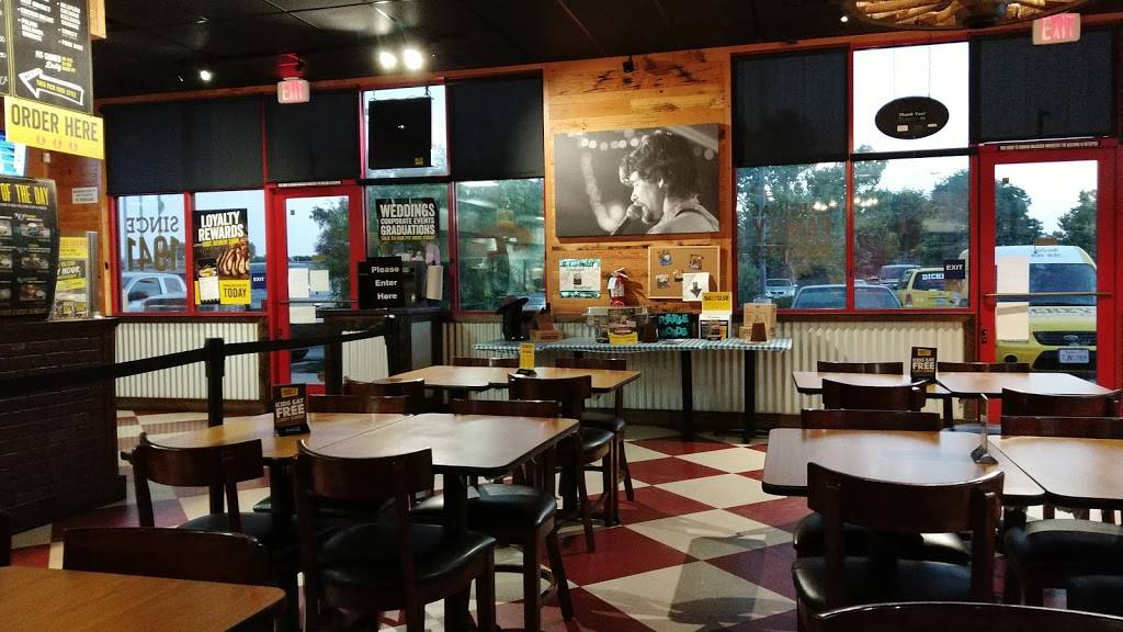 Dickeys Barbecue Pit | restaurant | 1459 Martin Luther King Jr Way, Merced, CA 95340, USA | 2092305089 OR +1 209-230-5089