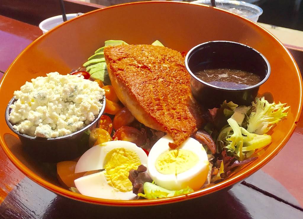 Fishbones Bar & Grille | restaurant | 12 Circuit Avenue Extension, Oak Bluffs, MA 02557, USA | 5086968227 OR +1 508-696-8227