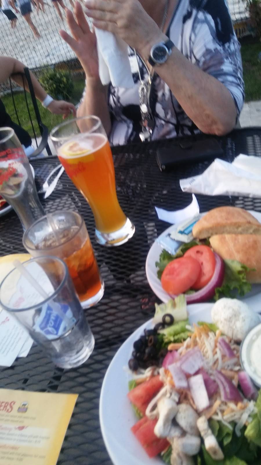 The Silver Creek Saloon and Grill | restaurant | 2520 Mascoutah Ave, Belleville, IL 62220, USA | 6184166337 OR +1 618-416-6337