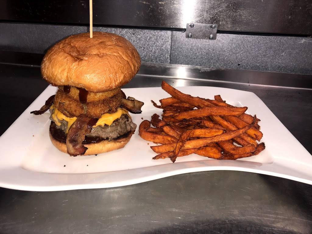 Deco Sports Bar & Lounge | night club | 115 S 20th Ave, Hollywood, FL 33020, USA | 9543919061 OR +1 954-391-9061