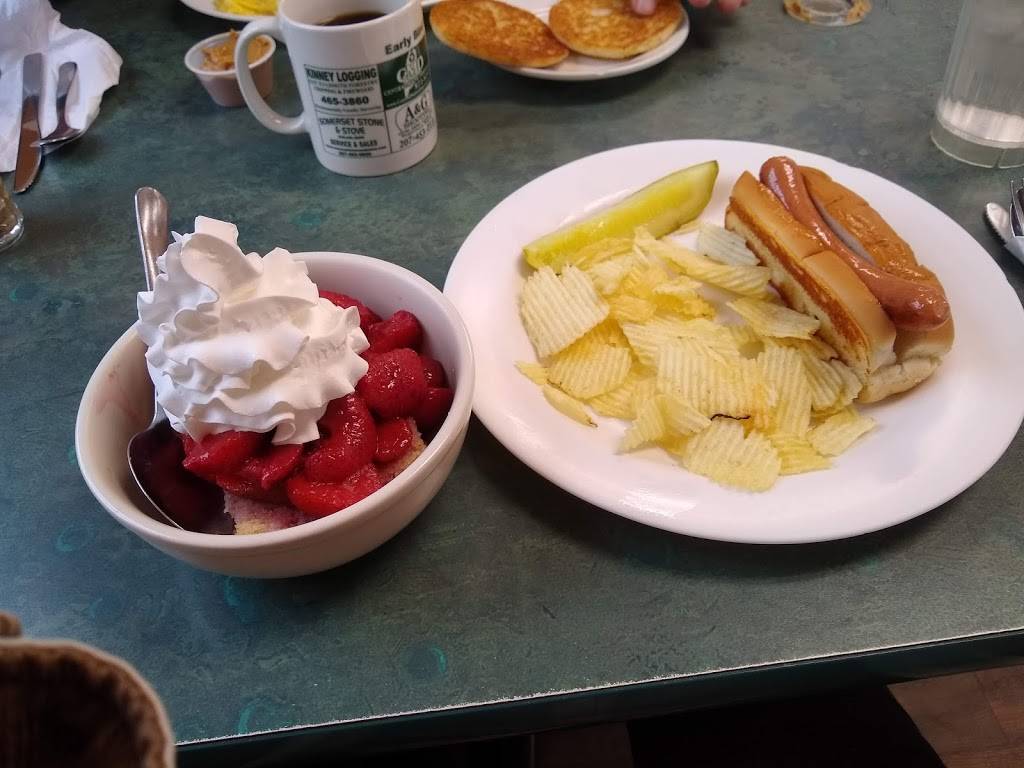 Early Bird Restaurant | restaurant | 37 Main St, Oakland, ME 04963, USA | 2074659608 OR +1 207-465-9608