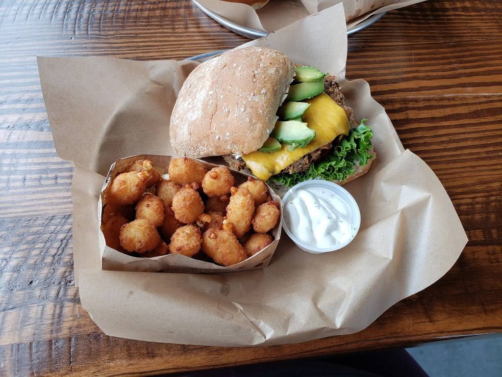 HF Crave | restaurant | 4800 Holdrege St Suite 100, Lincoln, NE 68504, USA | 4024807399 OR +1 402-480-7399