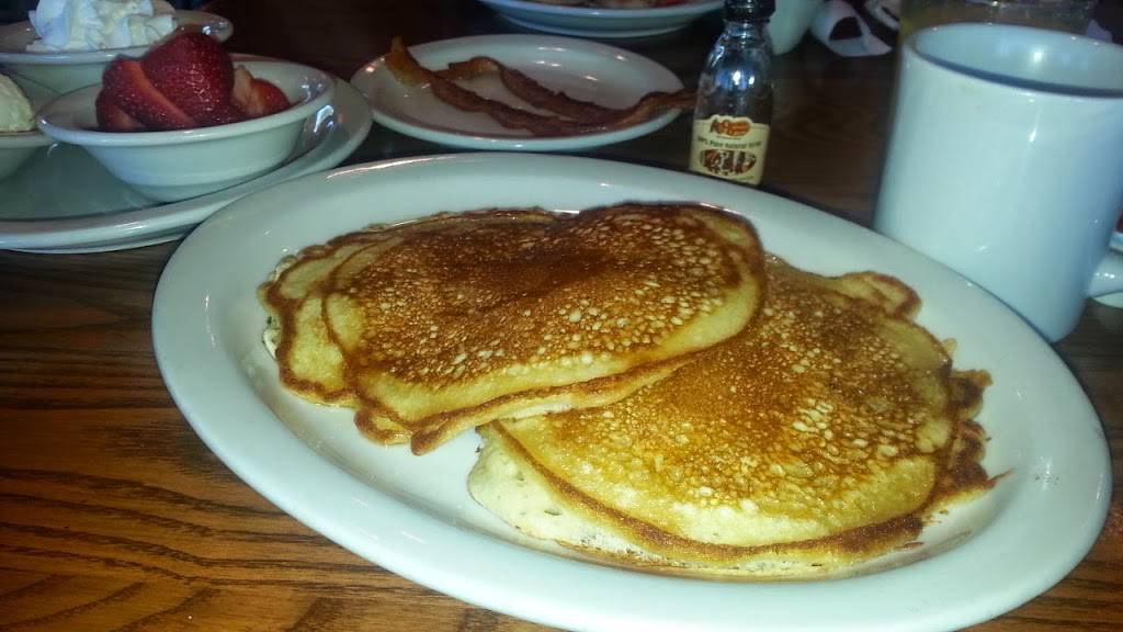 Cracker Barrel Old Country Store | restaurant | 1520 E, FL-50, Clermont, FL 34711, USA | 3522439608 OR +1 352-243-9608