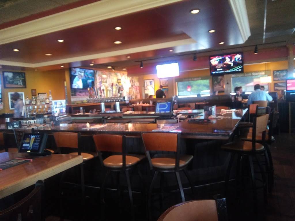 Applebees Grill + Bar | restaurant | 6270 S Cedar St, Lansing, MI 48911, USA | 5178828320 OR +1 517-882-8320