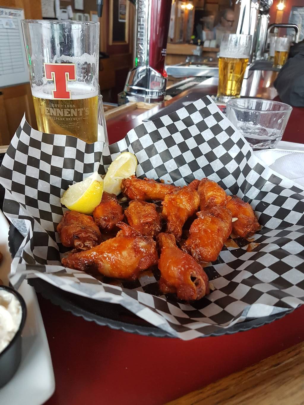 Wickies Pub And Restaurant | restaurant | 274 Burton Ave, Barrie, ON L4N 4C7, Canada | 7057250630 OR +1 705-725-0630