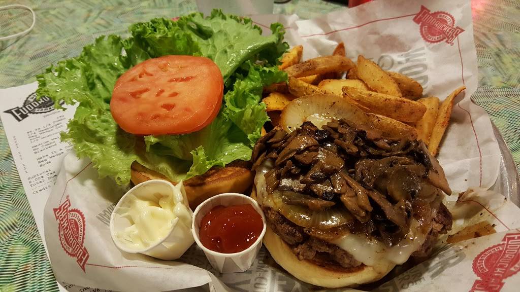 Fuddruckers | restaurant | 1500 Branding Ln, Downers Grove, IL 60515, USA | 6309630404 OR +1 630-963-0404