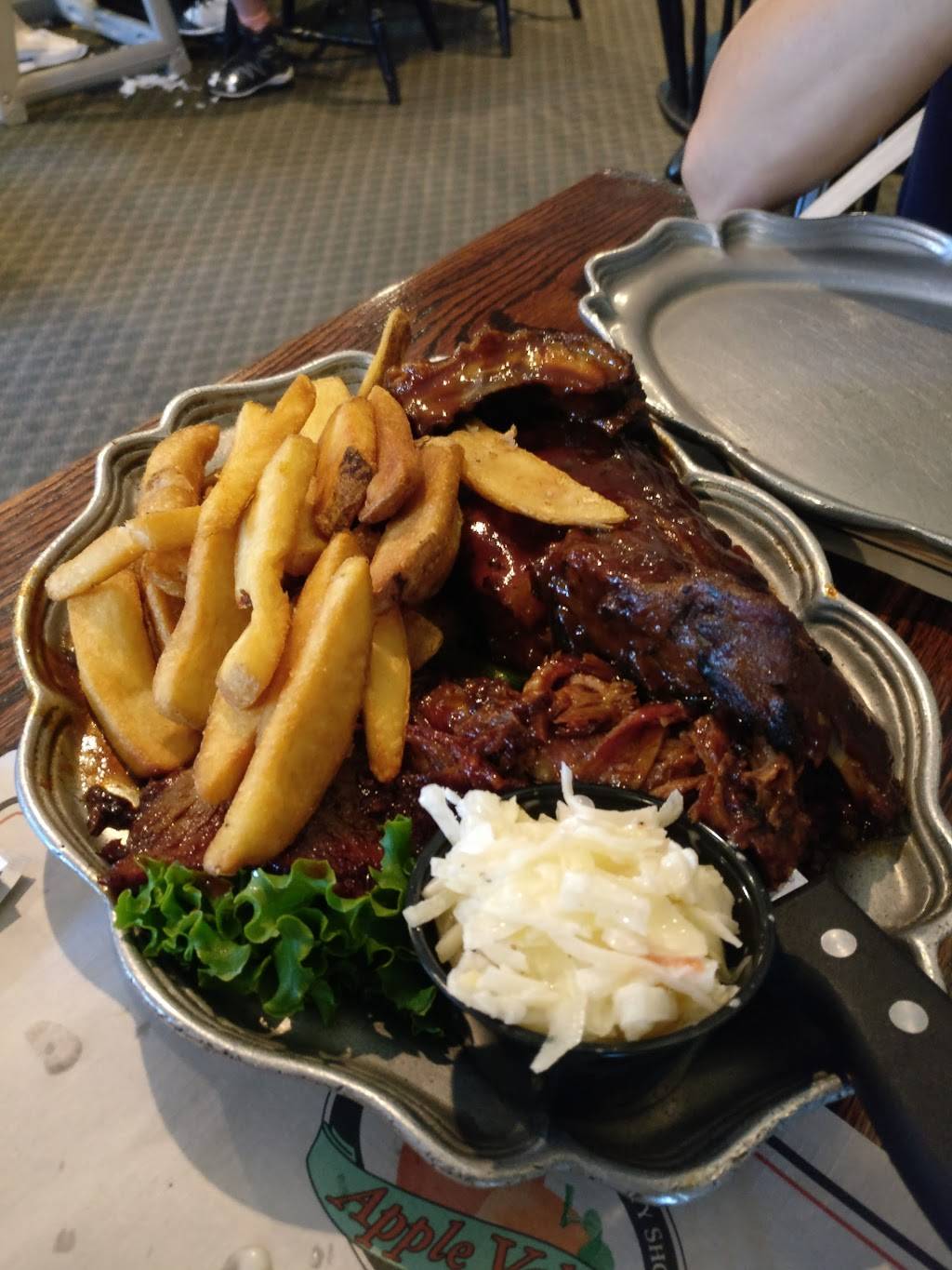 Apple Valley Family Restaurant | restaurant | 104 US-6, Milford, PA 18337, USA | 5702966831 OR +1 570-296-6831