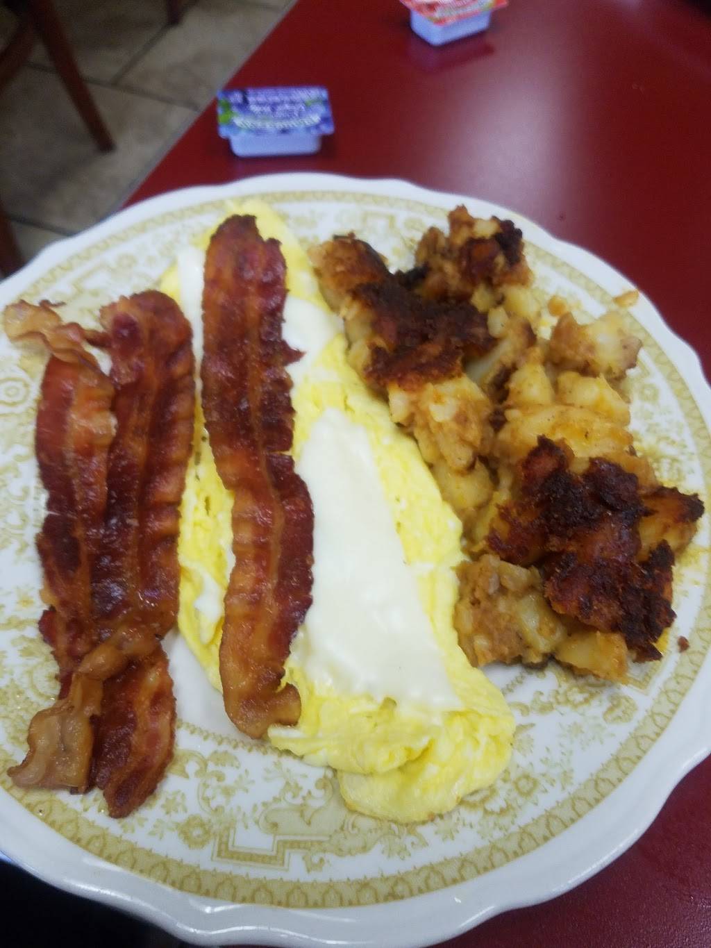 Forest Hills Diner | restaurant | 3696 Washington St, Jamaica Plain, MA 02130, USA | 6175228242 OR +1 617-522-8242