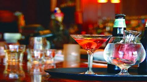 Vickerys Bar & Grill - Glenwood Park | restaurant | 933 Garrett St #101, Atlanta, GA 30316, USA | 4046278818 OR +1 404-627-8818