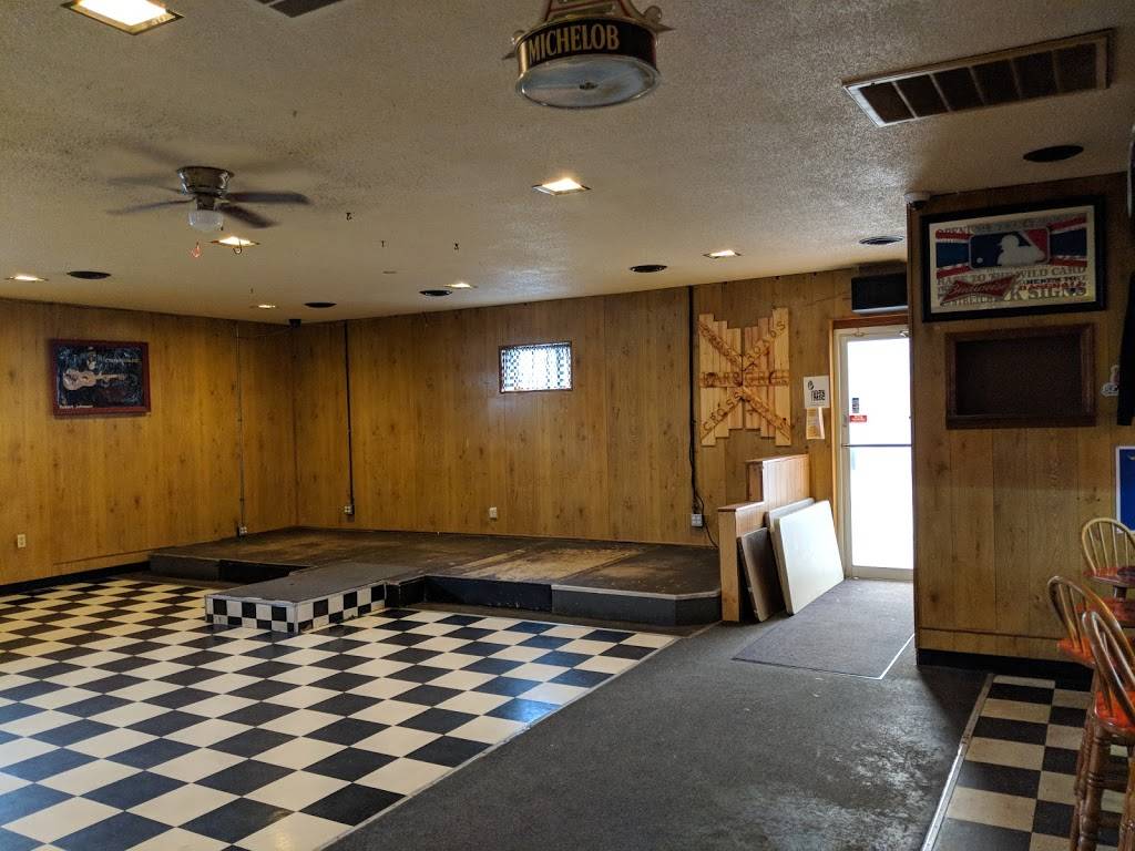 CrossRoads Bar & Grill | restaurant | 5957 N State Rd, St. Louis, MI 48880, USA | 9894638541 OR +1 989-463-8541