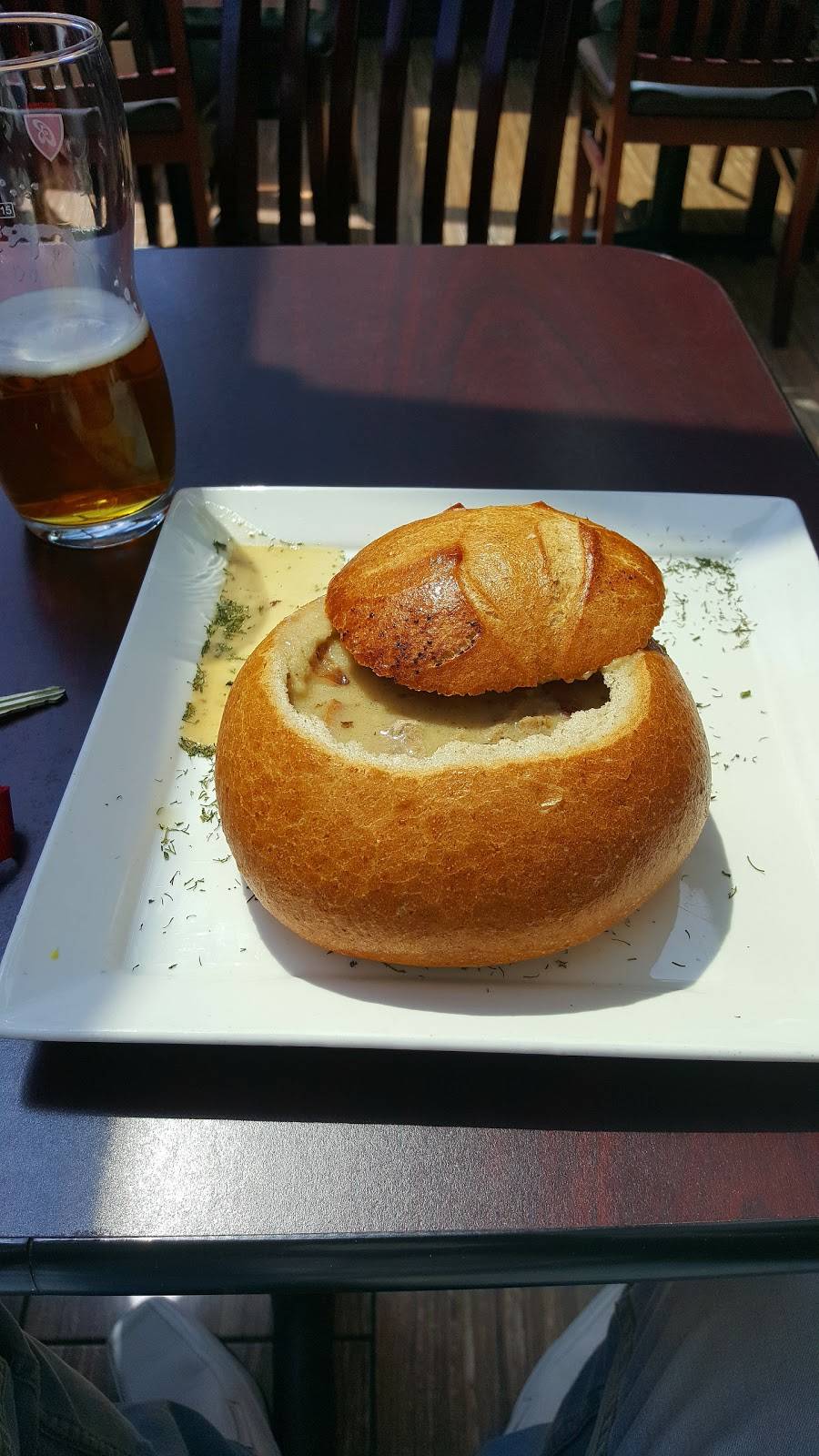 Bar 4 U | restaurant | 35 King St E, Mississauga, ON L5A 4E2, Canada | 9052790330 OR +1 905-279-0330