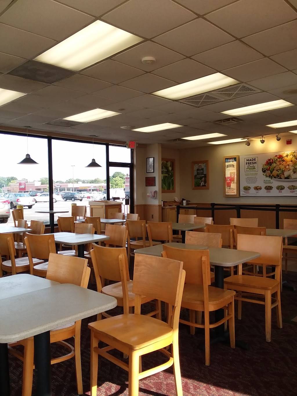 Wendys | restaurant | 460 Sunrise Hwy, Patchogue, NY 11772, USA | 6312894925 OR +1 631-289-4925