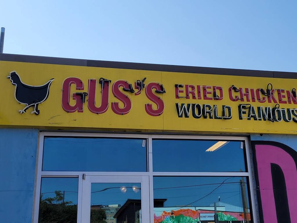 Guss World Famous Fried Chicken | restaurant | 2904 Commerce St, Dallas, TX 75226, USA | 4697098294 OR +1 469-709-8294