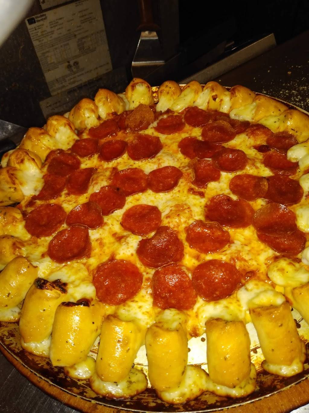 Pizza Hut | meal takeaway | 15071 Patrick Henry Hwy, Amelia Court House, VA 23002, USA | 8045611908 OR +1 804-561-1908