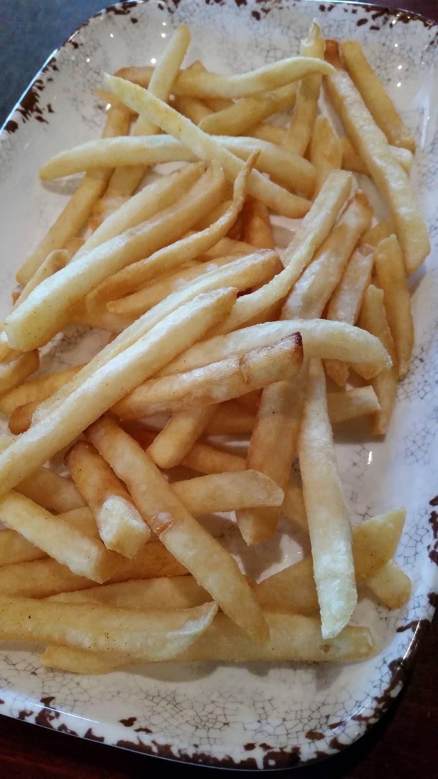 Wolfies Grill - Fishers | restaurant | 7695 Crosspoint Commons, Fishers, IN 46038, USA | 3179131272 OR +1 317-913-1272