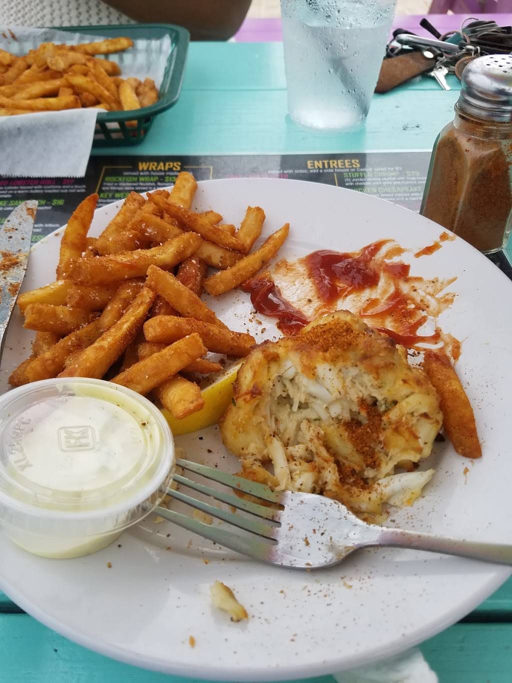 The Crazy Tuna Bar & Grille | restaurant | 203 Nanticoke Rd, Essex, MD 21221, USA | 4435599158 OR +1 443-559-9158