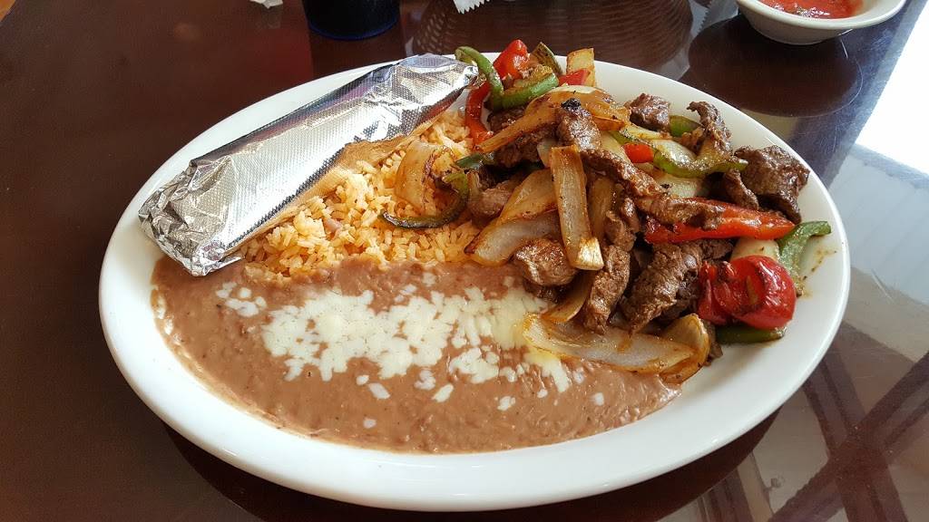 La Fiesta Mexican Restaurant - Oviedo | restaurant | 3100 Alafaya Trail #1000, Oviedo, FL 32765, USA | 4075420110 OR +1 407-542-0110