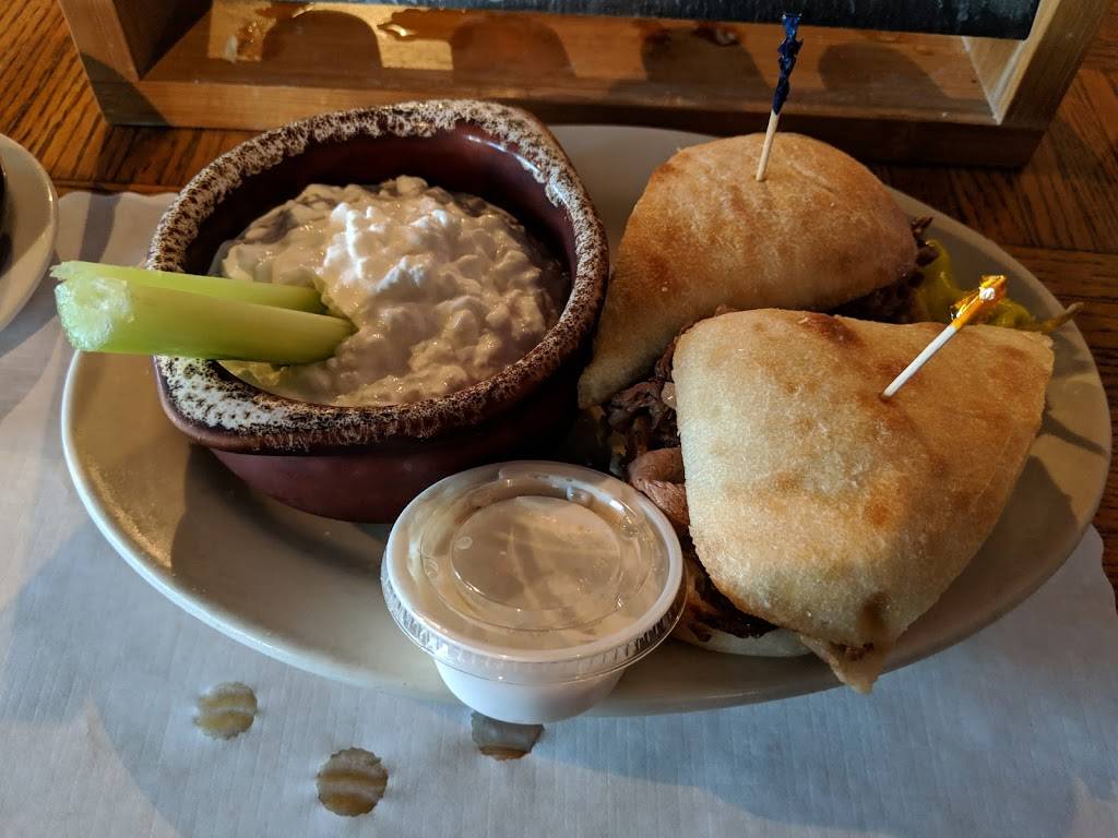 Eds Mudville Grill | restaurant | 6200 Center St, Clayton, CA 94517, USA | 9256730333 OR +1 925-673-0333