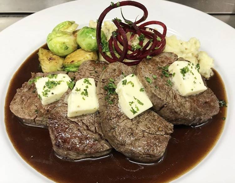 White Dog Bistro | restaurant | 68 Church St, Mathews, VA 23109, USA | 8047257680 OR +1 804-725-7680