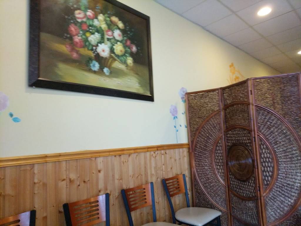 Yuns Village | restaurant | 32868 Warren Rd, Westland, MI 48185, USA | 7347622025 OR +1 734-762-2025