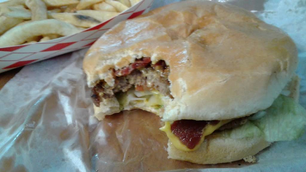 2-Ms Malt N Burger Mart | restaurant | 2014 Avenue H, Rosenberg, TX 77471, USA | 2812326501 OR +1 281-232-6501