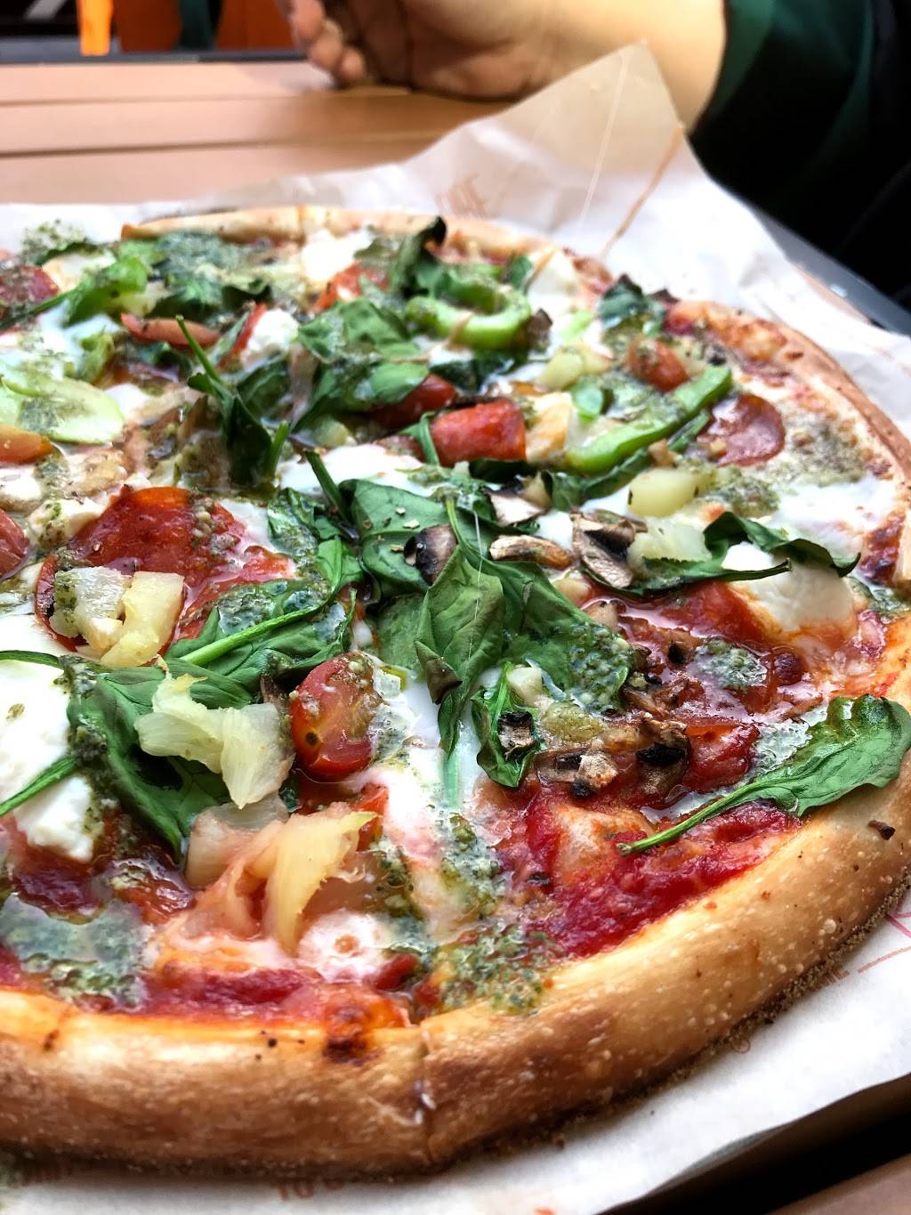 Blaze Pizza | meal takeaway | 1000 Universal Studios Blvd, Universal City, CA 91608, USA | 8182931673 OR +1 818-293-1673