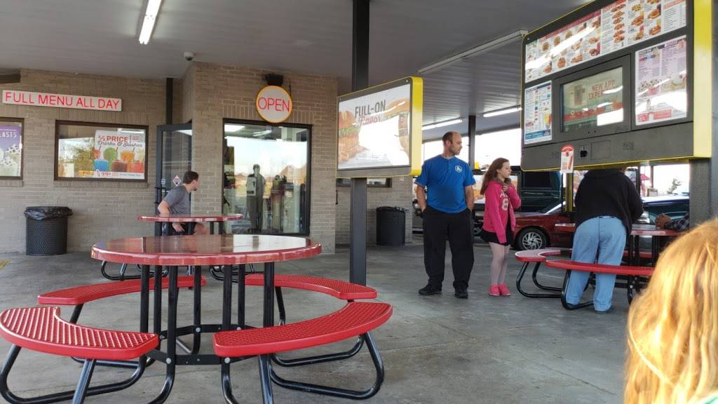 Sonic Drive-In | restaurant | 800 N Canal Blvd, Thibodaux, LA 70301, USA | 9854477000 OR +1 985-447-7000