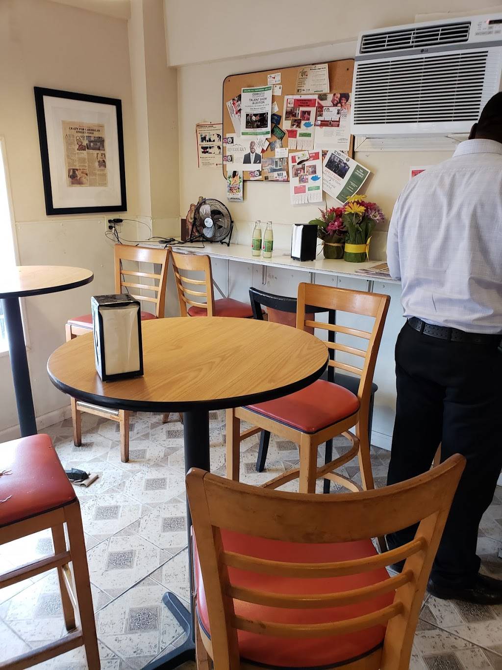 Bobby Bs Roti Shop | restaurant | 1176 Fairfield Ave, Bridgeport, CT 06605, USA | 2035405937 OR +1 203-540-5937