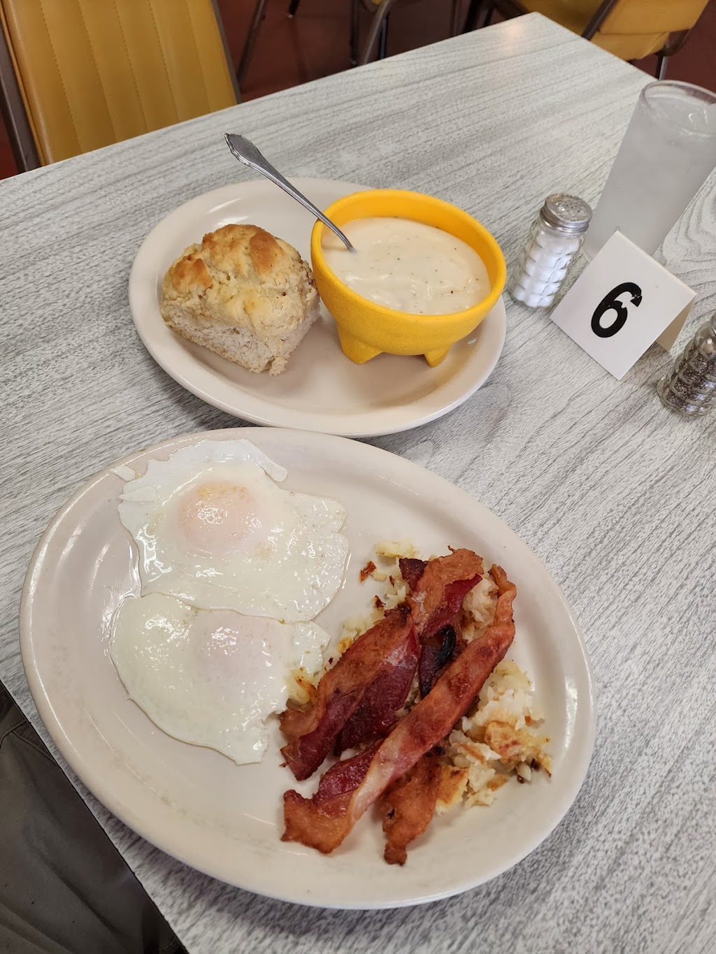 Chumps Grill | restaurant | 612 N Main St, Stinnett, TX 79083, USA | 8068782314 OR +1 806-878-2314