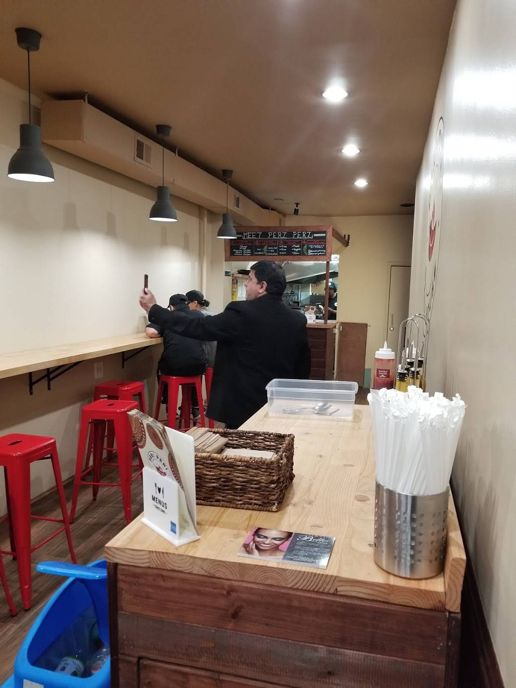 Peri Peri Grill House | restaurant | 235 Malcolm X Blvd, Brooklyn, NY 11233, USA | 9179668614 OR +1 917-966-8614