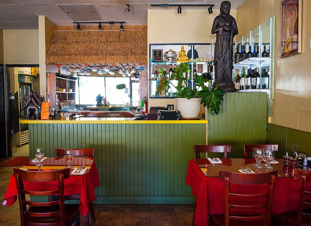 Royal Thai Café | restaurant | 40766 Village Dr, Big Bear Lake, CA 92315, USA | 9098662808 OR +1 909-866-2808