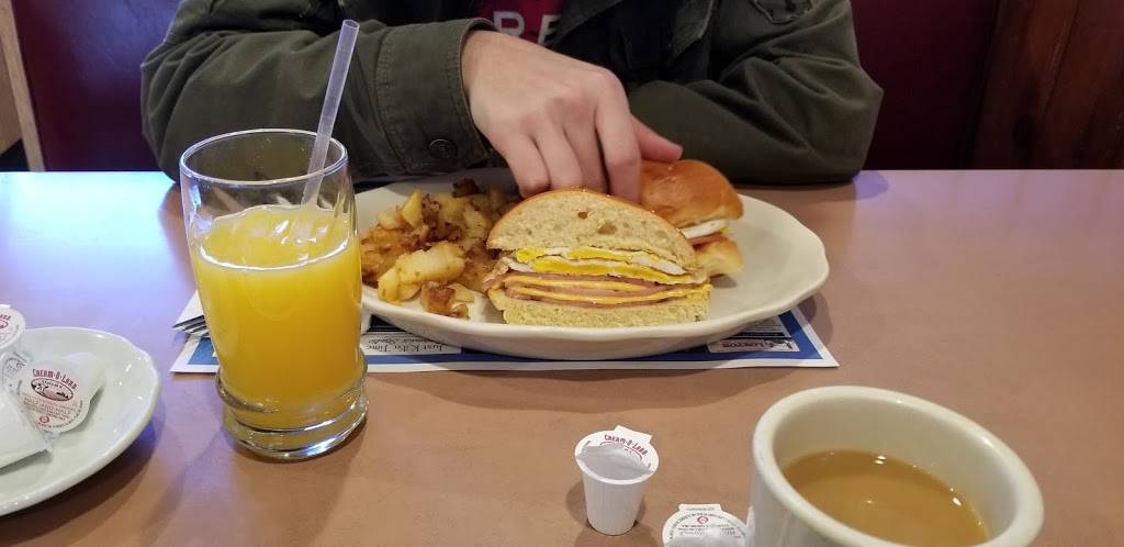 Lakeside Diner | restaurant | 429 Lacey Rd # B, Forked River, NJ 08731, USA | 6099712627 OR +1 609-971-2627