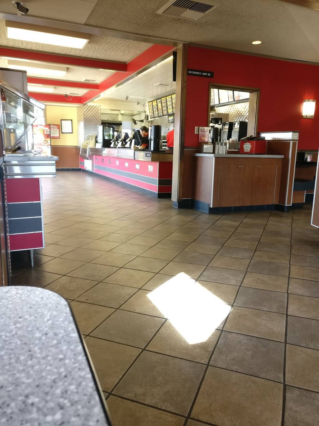 Carls Jr. | restaurant | 1400 V St, Merced, CA 95340, USA | 2093832952 OR +1 209-383-2952