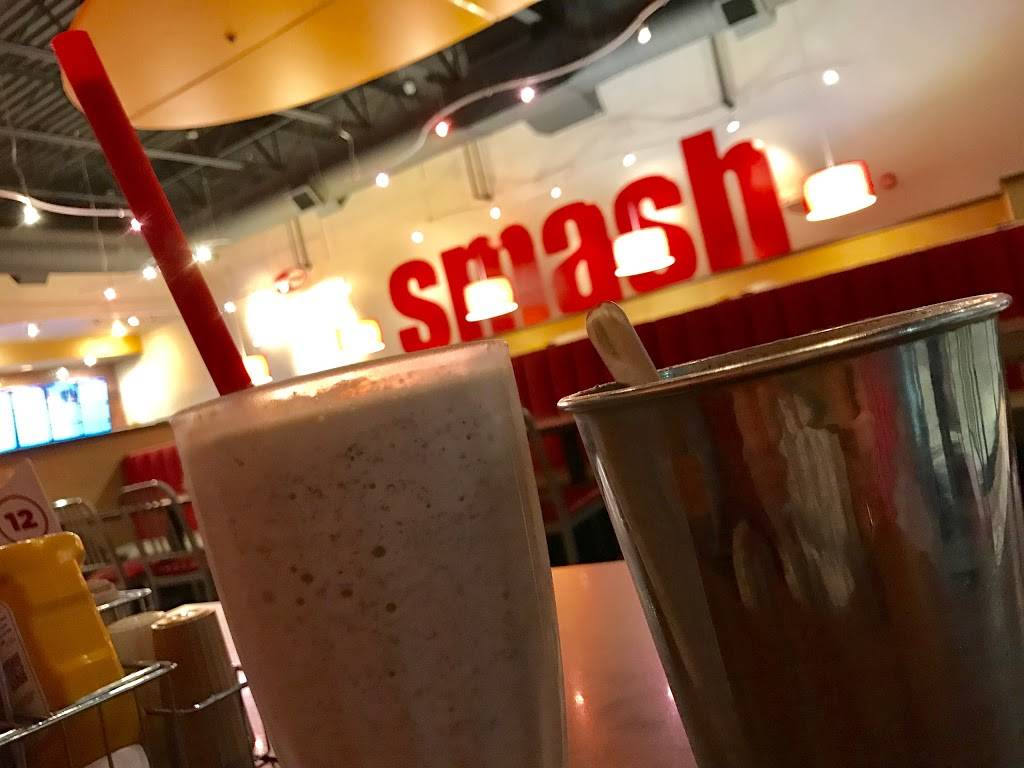 Smashburger | restaurant | 15241 W 119th St, Olathe, KS 66062, USA | 9137474552 OR +1 913-747-4552