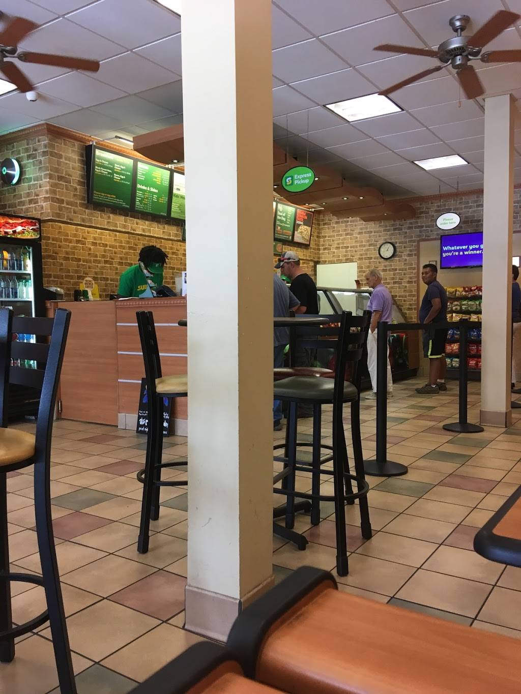 Subway | meal takeaway | 140 King St, Keysville, VA 23947, USA | 4347368599 OR +1 434-736-8599