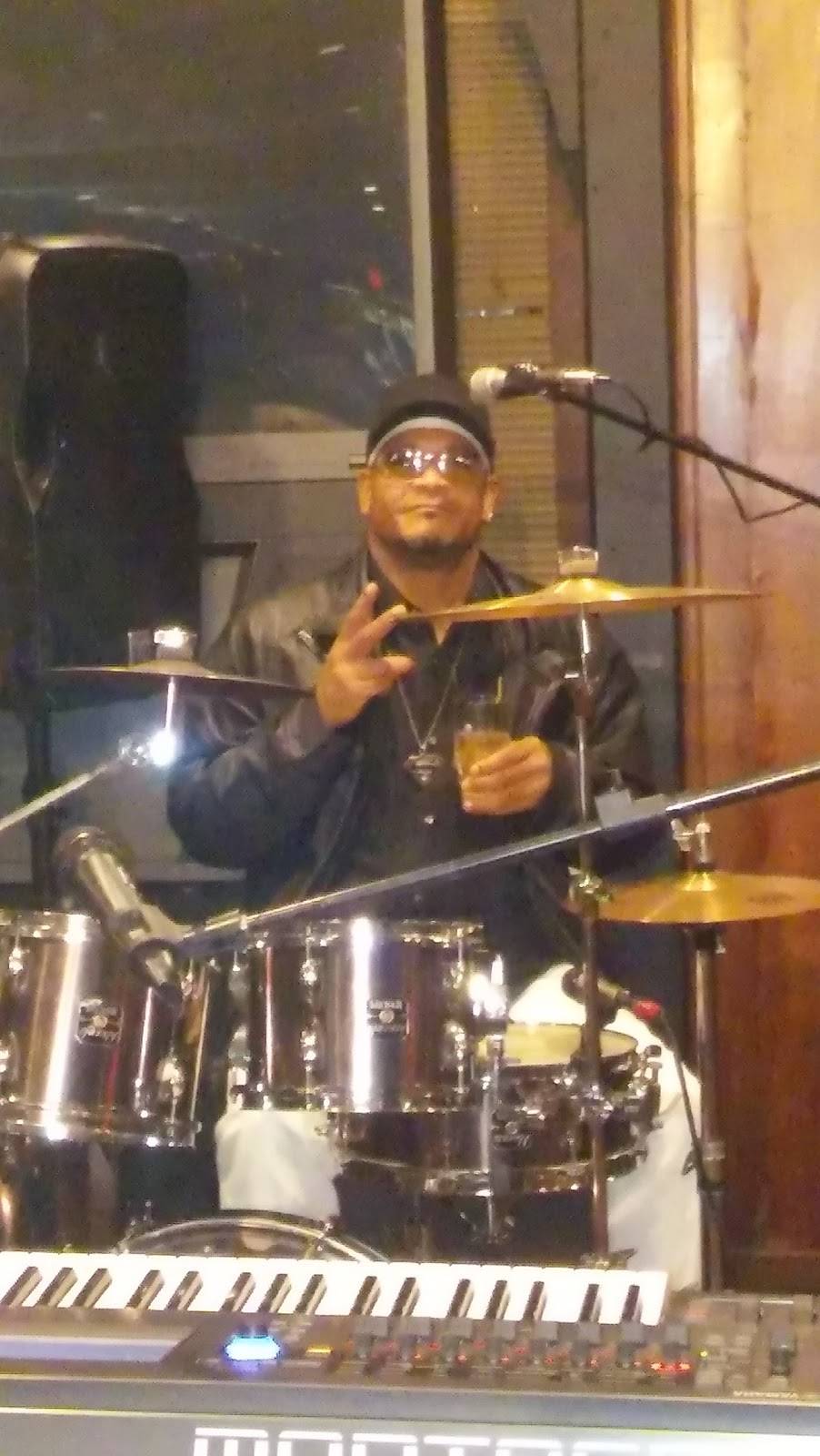 Ebony & Ivory Restaurant | restaurant | 5101 E 38th St, Indianapolis, IN 46218, USA | 3176026688 OR +1 317-602-6688