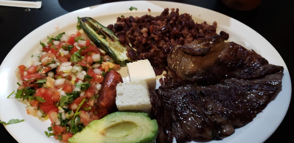 Los Cipotes Salvadorean grill y bakery | restaurant | 2315 E Palmdale Blvd, Palmdale, CA 93550, USA | 6612730494 OR +1 661-273-0494