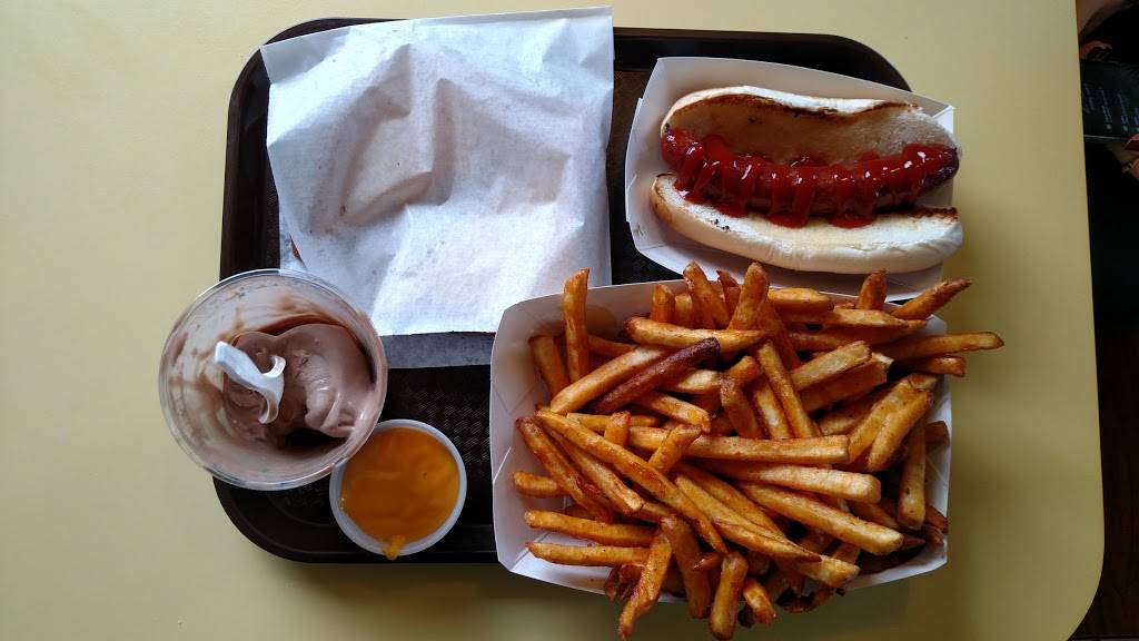 Kewaunee Custard & Grill | restaurant | 707 Main St, Kewaunee, WI 54216, USA | 9203880720 OR +1 920-388-0720