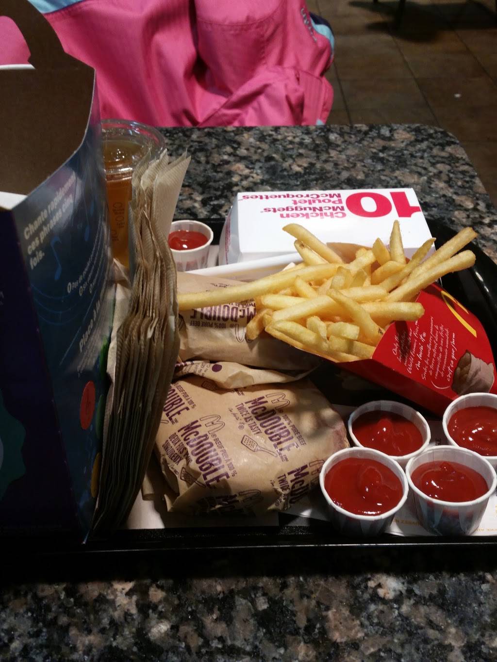 McDonalds | cafe | 305 Boulevard Sir-Wilfrid-Laurier, Beloeil, QC J3G 4H3, Canada | 4504642740 OR +1 450-464-2740