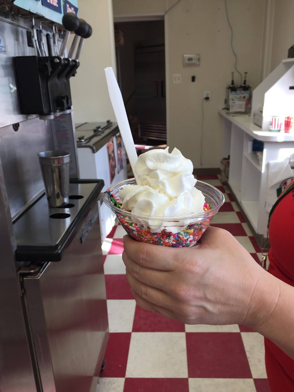 Ritas Italian Ice & Frozen Custard | restaurant | 100 E Rockland St, Philadelphia, PA 19120, USA | 2673354686 OR +1 267-335-4686