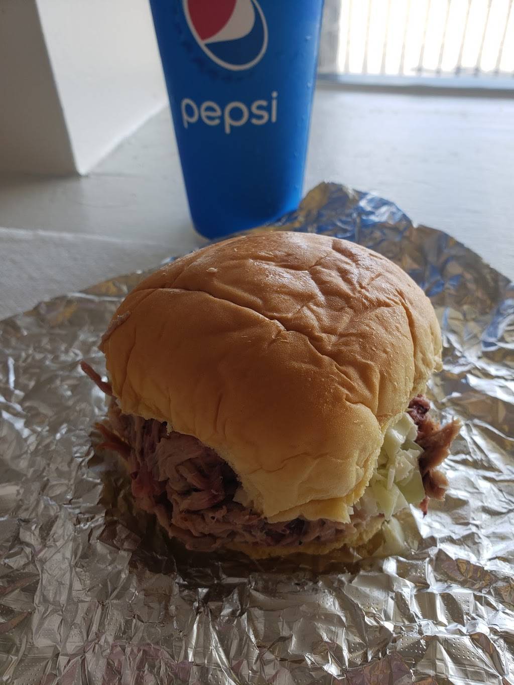 Daddy Bobs Barbeque | restaurant | 333 N Raleigh St E, Angier, NC 27501, USA | 9192759445 OR +1 919-275-9445