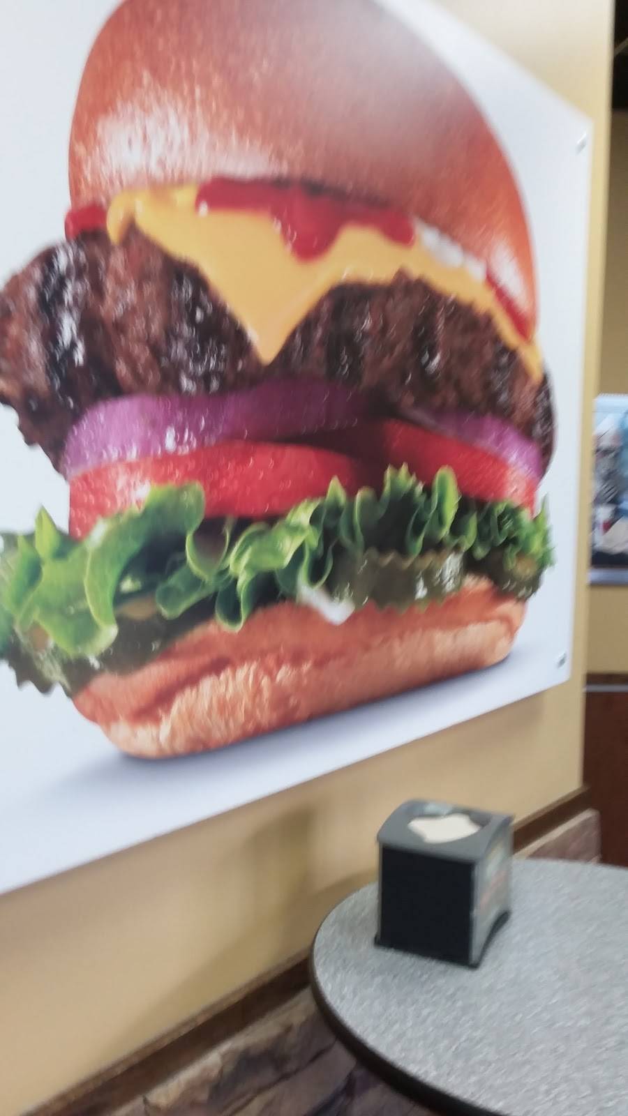 Hardees | restaurant | 2680 US-76, Mullins, SC 29574, USA | 8434230550 OR +1 843-423-0550