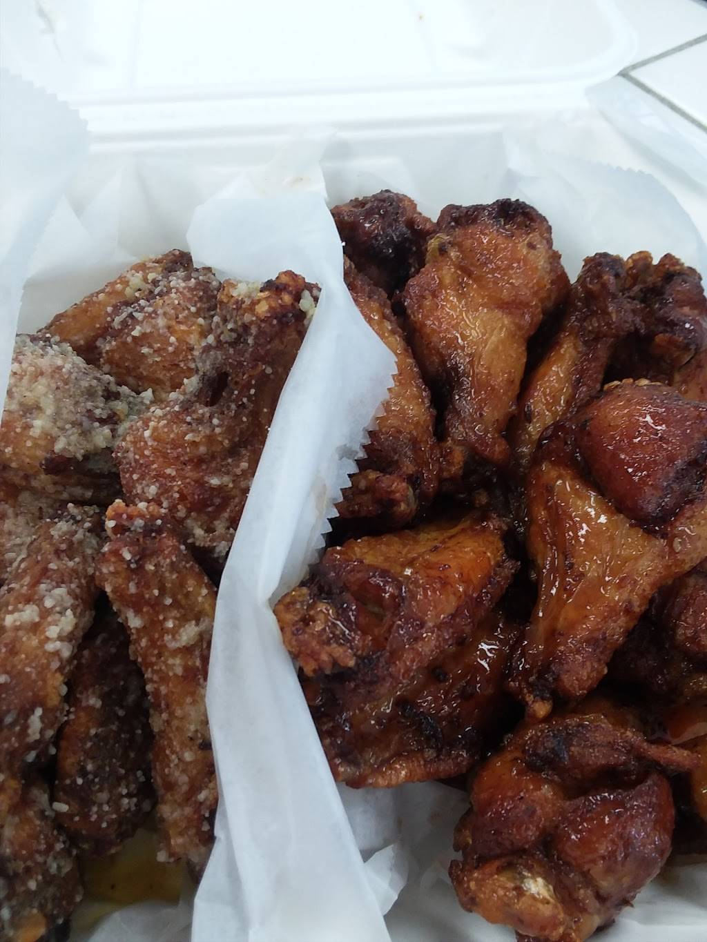 Wing Heaven | restaurant | 8979 Woodyard Rd, Clinton, MD 20735, USA | 3018776888 OR +1 301-877-6888