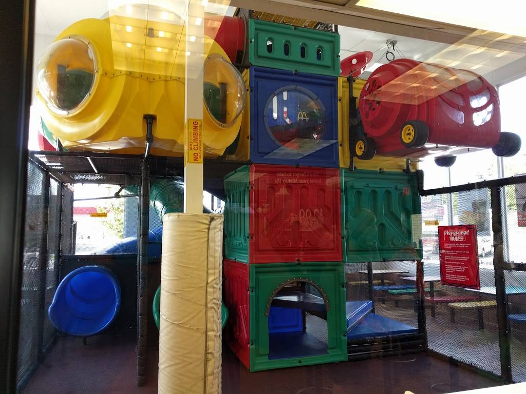 McDonalds | cafe | 624 N Main St, Rocky Top, TN 37769, USA | 8654269500 OR +1 865-426-9500