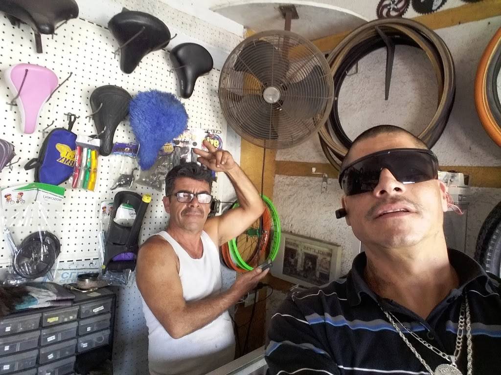 POLLOS ALEXANDER | restaurant | Local B, Avenue Lucha Reyes 3131, Miramar, 22526 Tijuana, B.C., Mexico | 016641829975 OR +52 664 182 9975