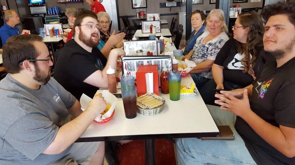 Dixons Famous Chili Parlor | restaurant | 9105 E US Hwy 40, Independence, MO 64055, USA | 8168617308 OR +1 816-861-7308